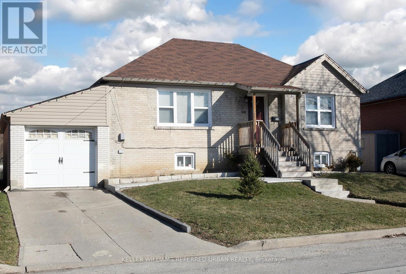 94 Fairholme Avenue, Toronto, Ontario  M6B 2W6 - Photo 3 - C13047416