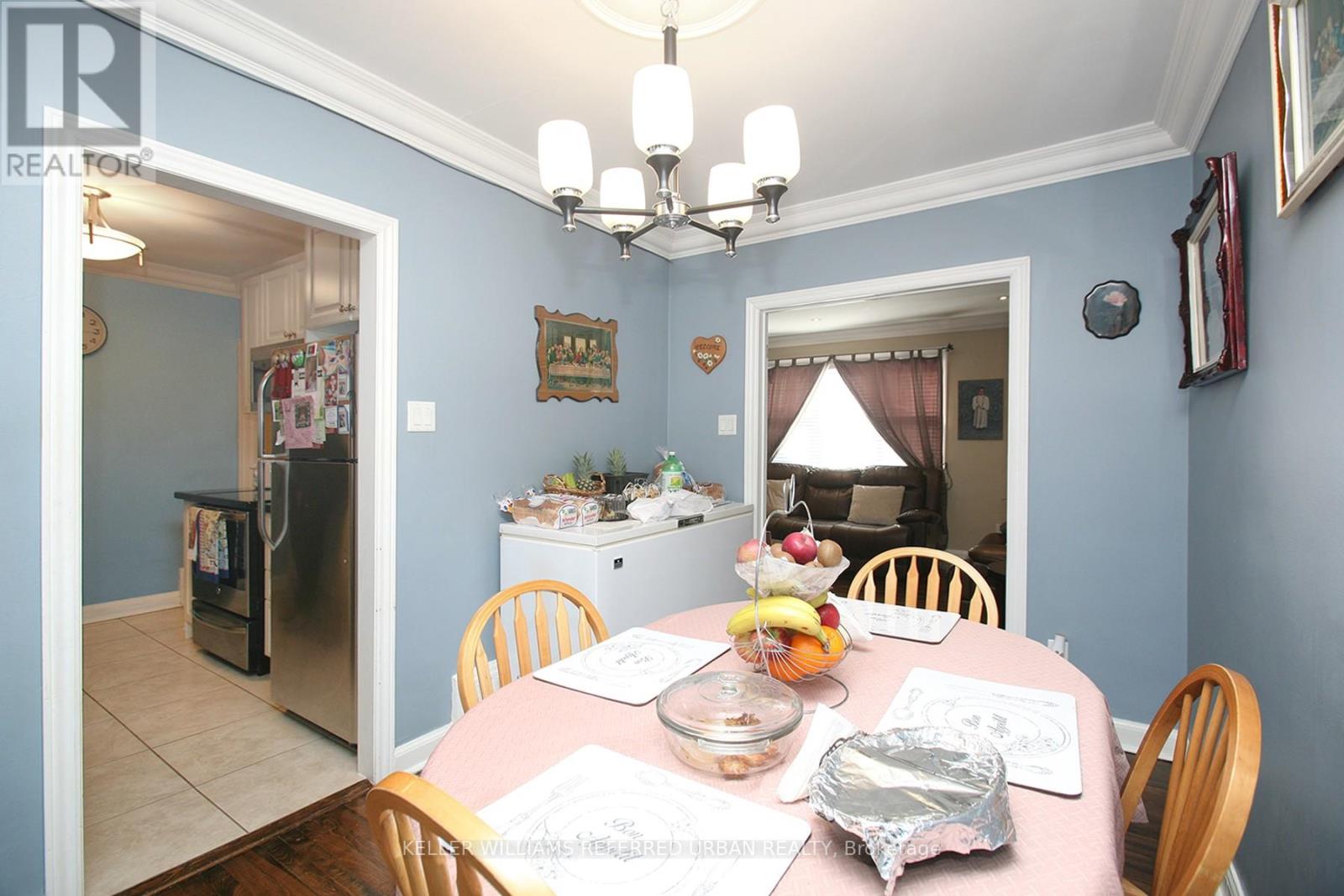 94 Fairholme Avenue, Toronto, Ontario  M6B 2W6 - Photo 9 - C13047416