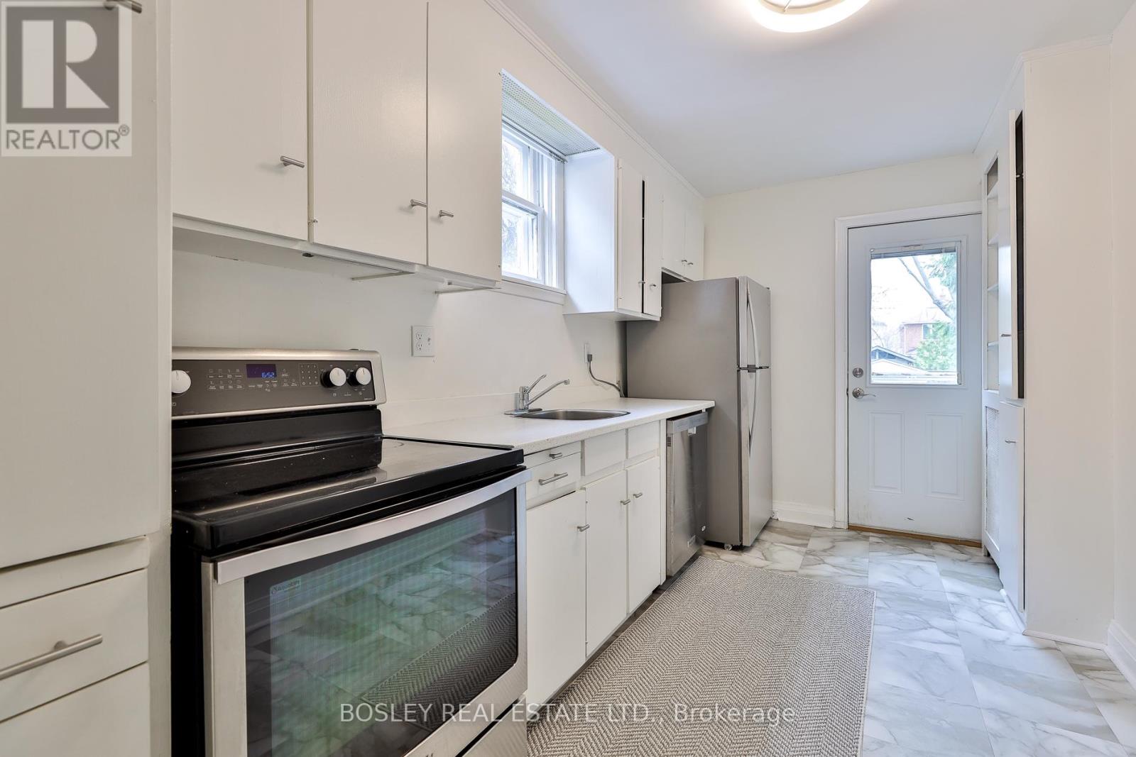 432 Broadway Avenue, Toronto, Ontario  M4G 2R1 - Photo 12 - C13047588