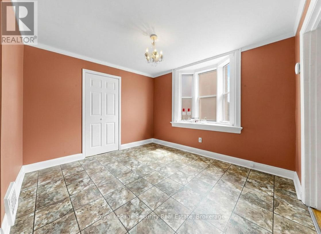 31 Blandford Street, Toronto, Ontario  M6E 3A6 - Photo 10 - C13047612