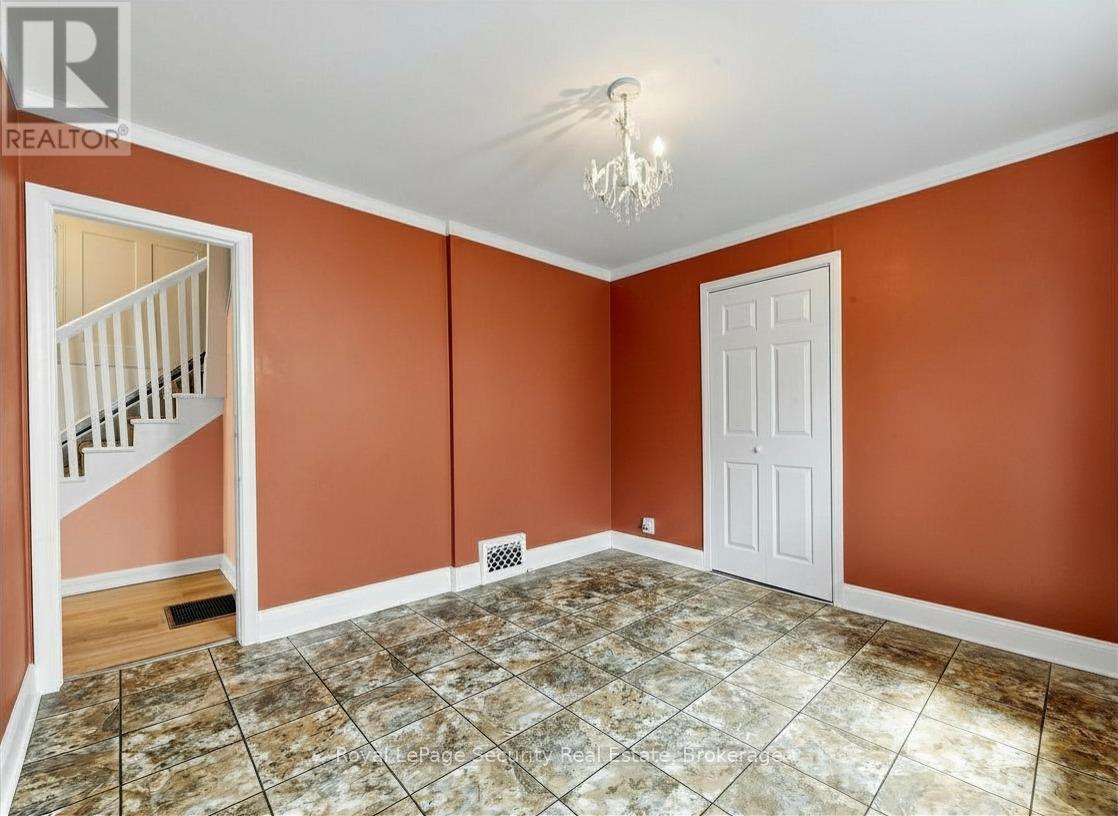 31 Blandford Street, Toronto, Ontario  M6E 3A6 - Photo 12 - C13047612