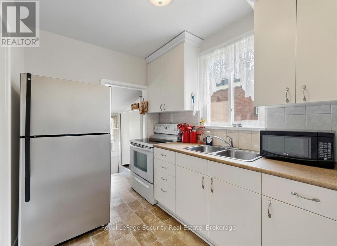 31 Blandford Street, Toronto, Ontario  M6E 3A6 - Photo 13 - C13047612