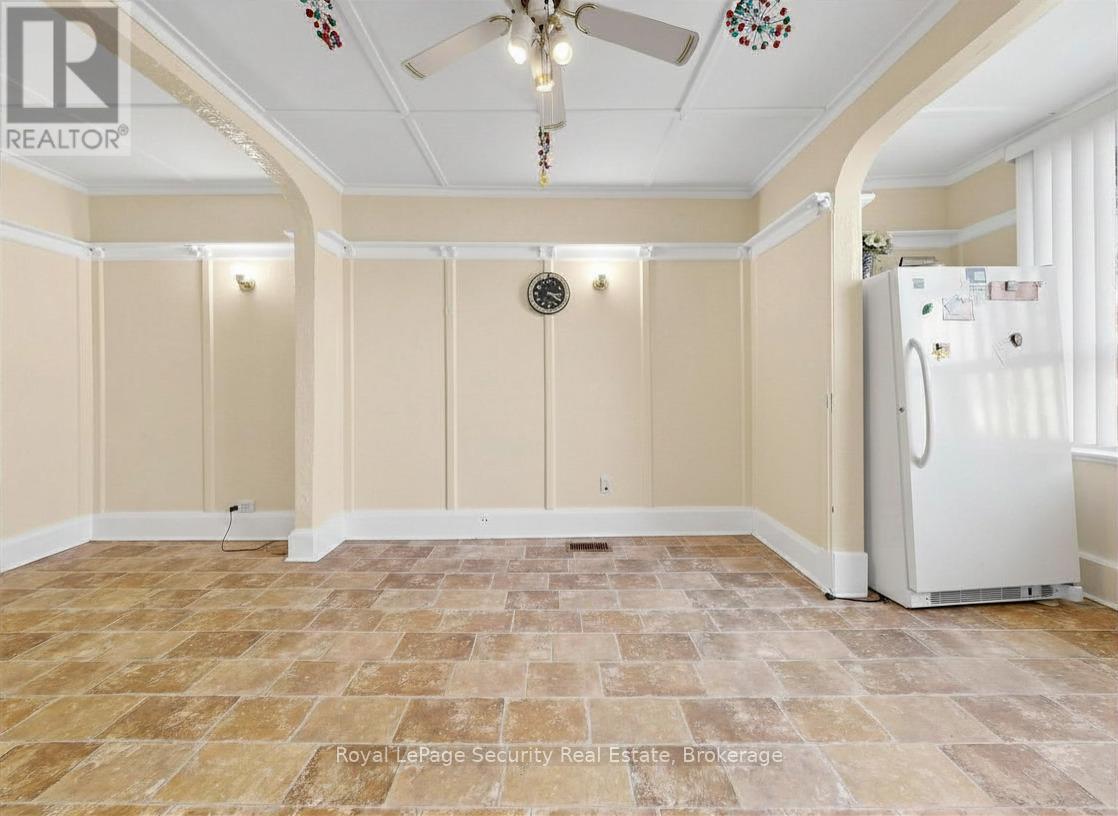 31 Blandford Street, Toronto, Ontario  M6E 3A6 - Photo 15 - C13047612