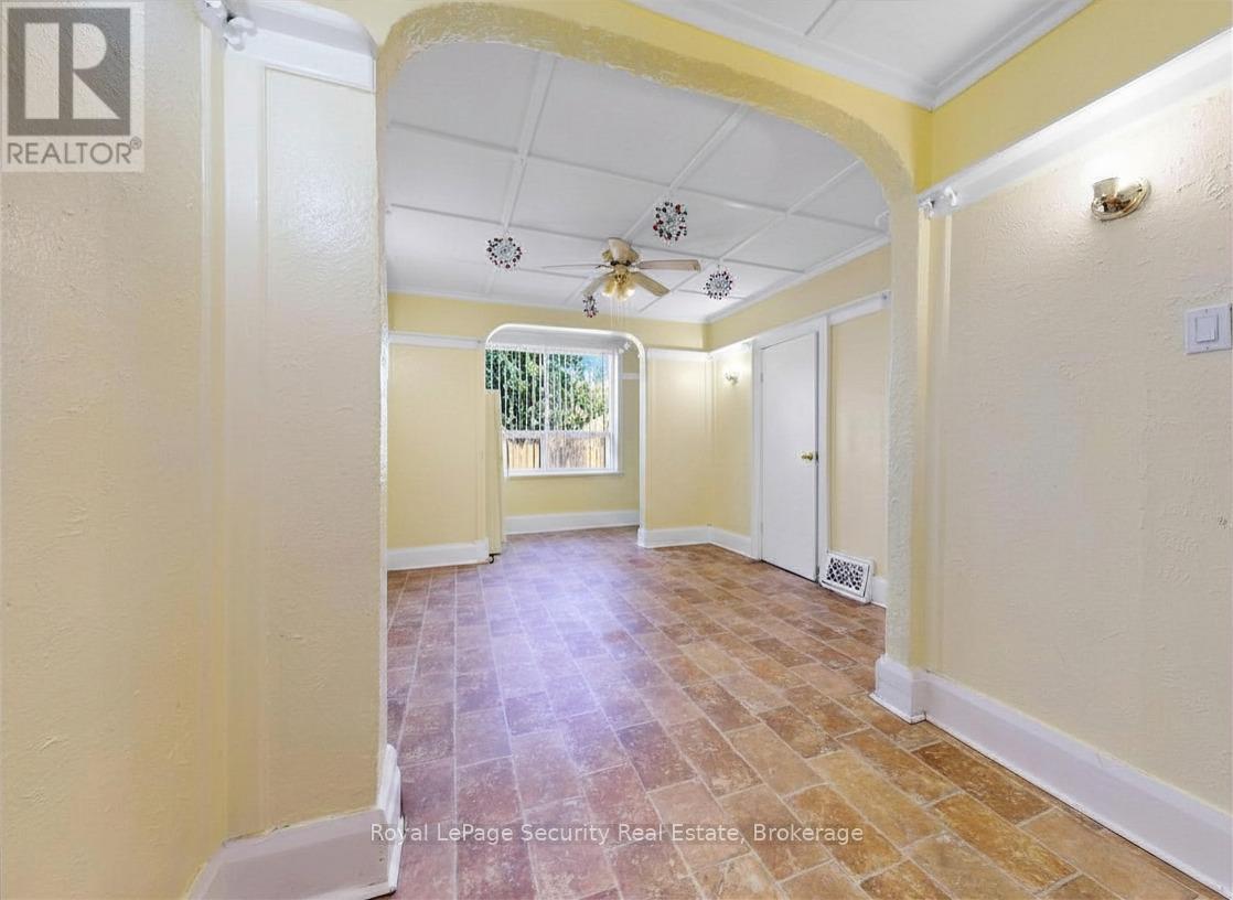 31 Blandford Street, Toronto, Ontario  M6E 3A6 - Photo 17 - C13047612