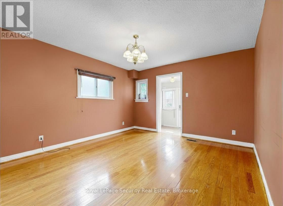 31 Blandford Street, Toronto, Ontario  M6E 3A6 - Photo 6 - C13047612