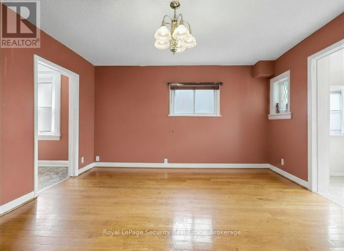 31 Blandford Street, Toronto, Ontario  M6E 3A6 - Photo 7 - C13047612