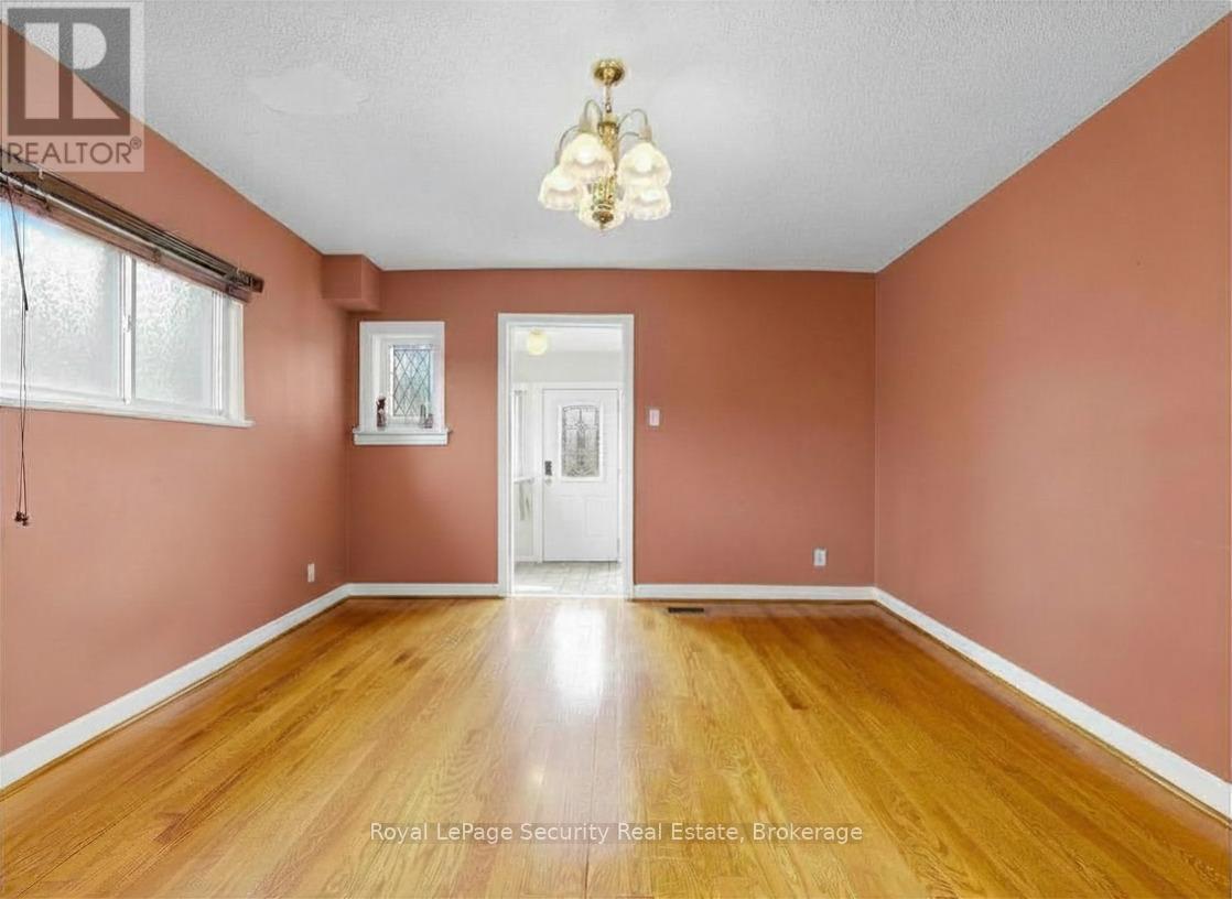 31 Blandford Street, Toronto, Ontario  M6E 3A6 - Photo 9 - C13047612