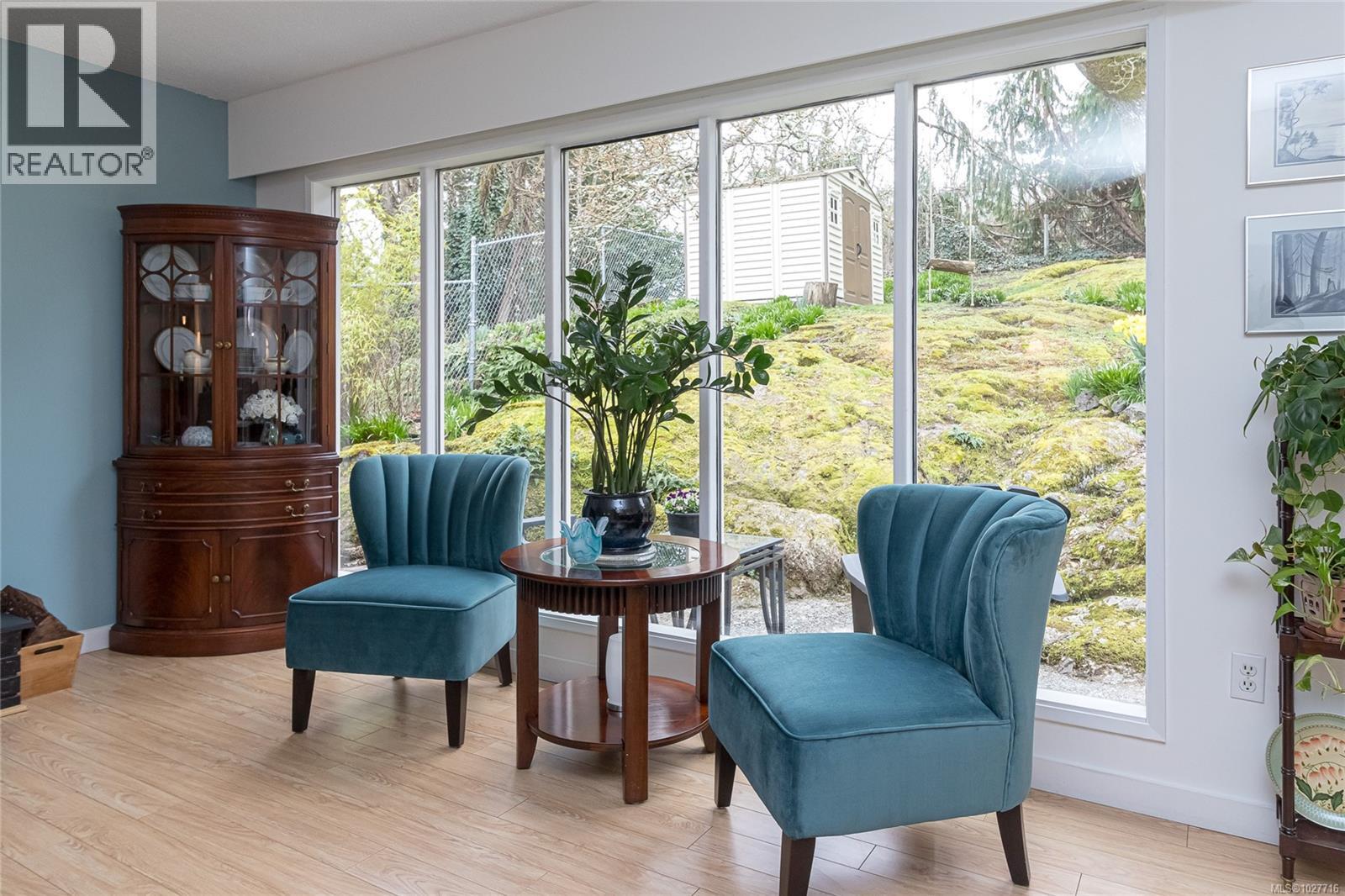 1051 Chesterfield Rd, Saanich, British Columbia  V8Z 2T9 - Photo 11 - 1027716