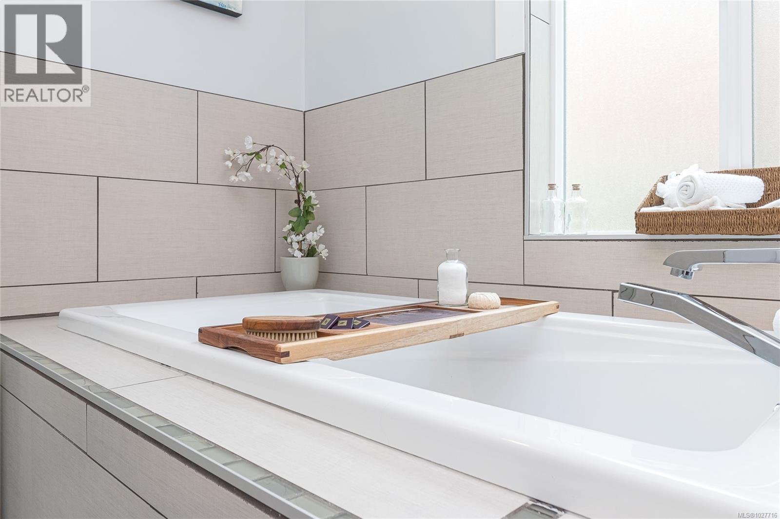 1051 Chesterfield Rd, Saanich, British Columbia  V8Z 2T9 - Photo 21 - 1027716