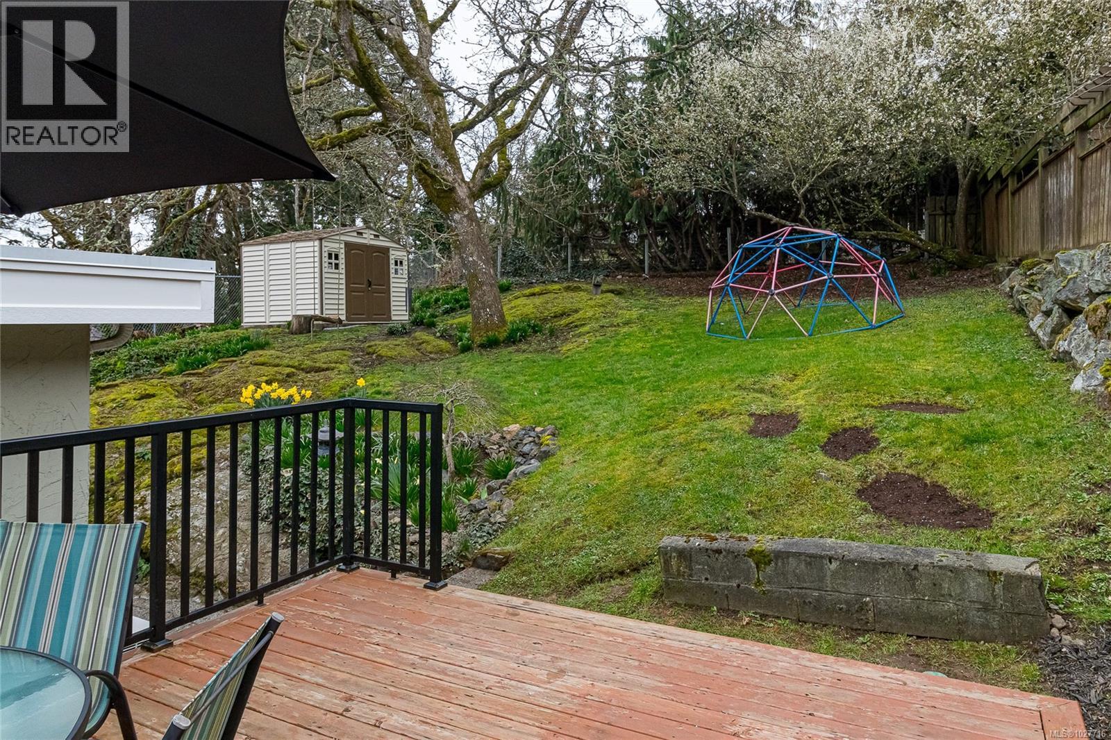 1051 Chesterfield Rd, Saanich, British Columbia  V8Z 2T9 - Photo 27 - 1027716