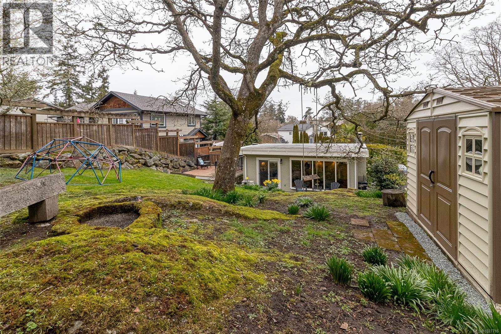 1051 Chesterfield Rd, Saanich, British Columbia  V8Z 2T9 - Photo 29 - 1027716