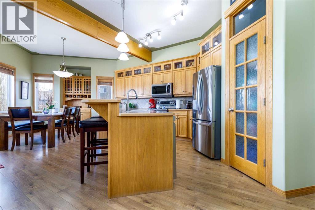 64 Lacey Close, Red Deer, Alberta  T4R 3R7 - Photo 3 - A2302916