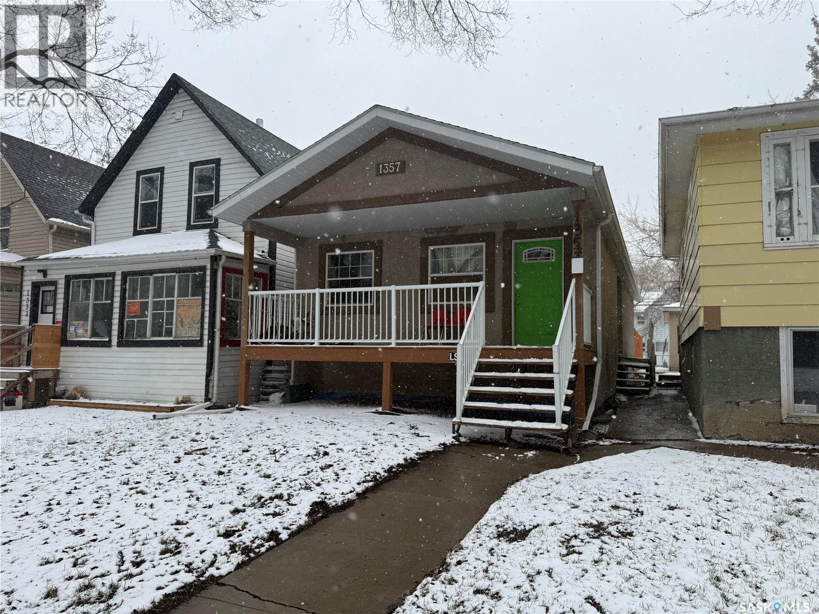 1357 Rae Street, Regina, Saskatchewan  S4T 2C4 - Photo 2 - SK033992