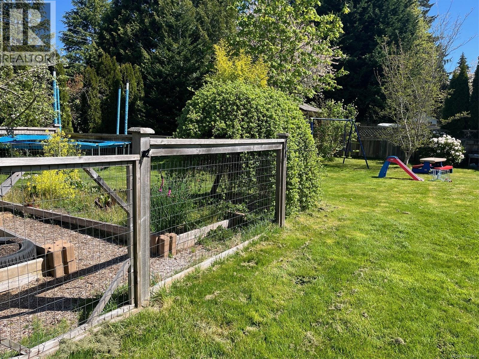 1646 Maquinna Ave, Comox, British Columbia  V9M 3L7 - Photo 24 - 1033543