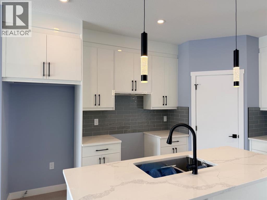 1999 Mccaskill Drive, Crossfield, Alberta  T0M 0C1 - Photo 5 - A2255750