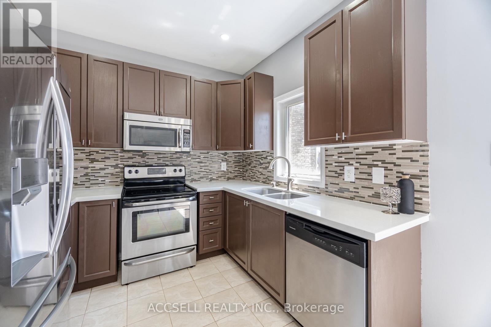 79 Lobb Court, Clarington, Ontario  L1C 0K4 - Photo 13 - E13047554