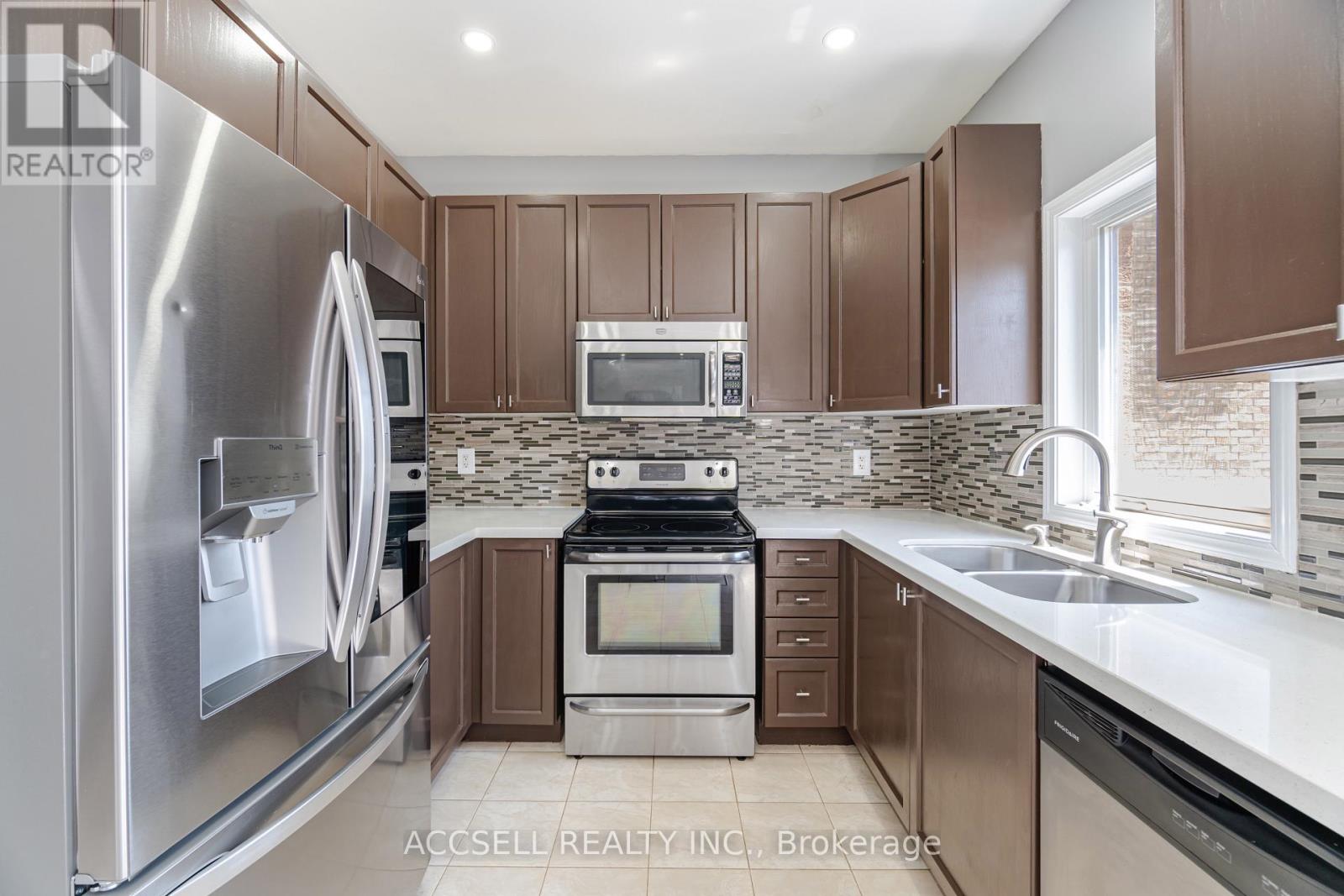 79 Lobb Court, Clarington, Ontario  L1C 0K4 - Photo 14 - E13047554