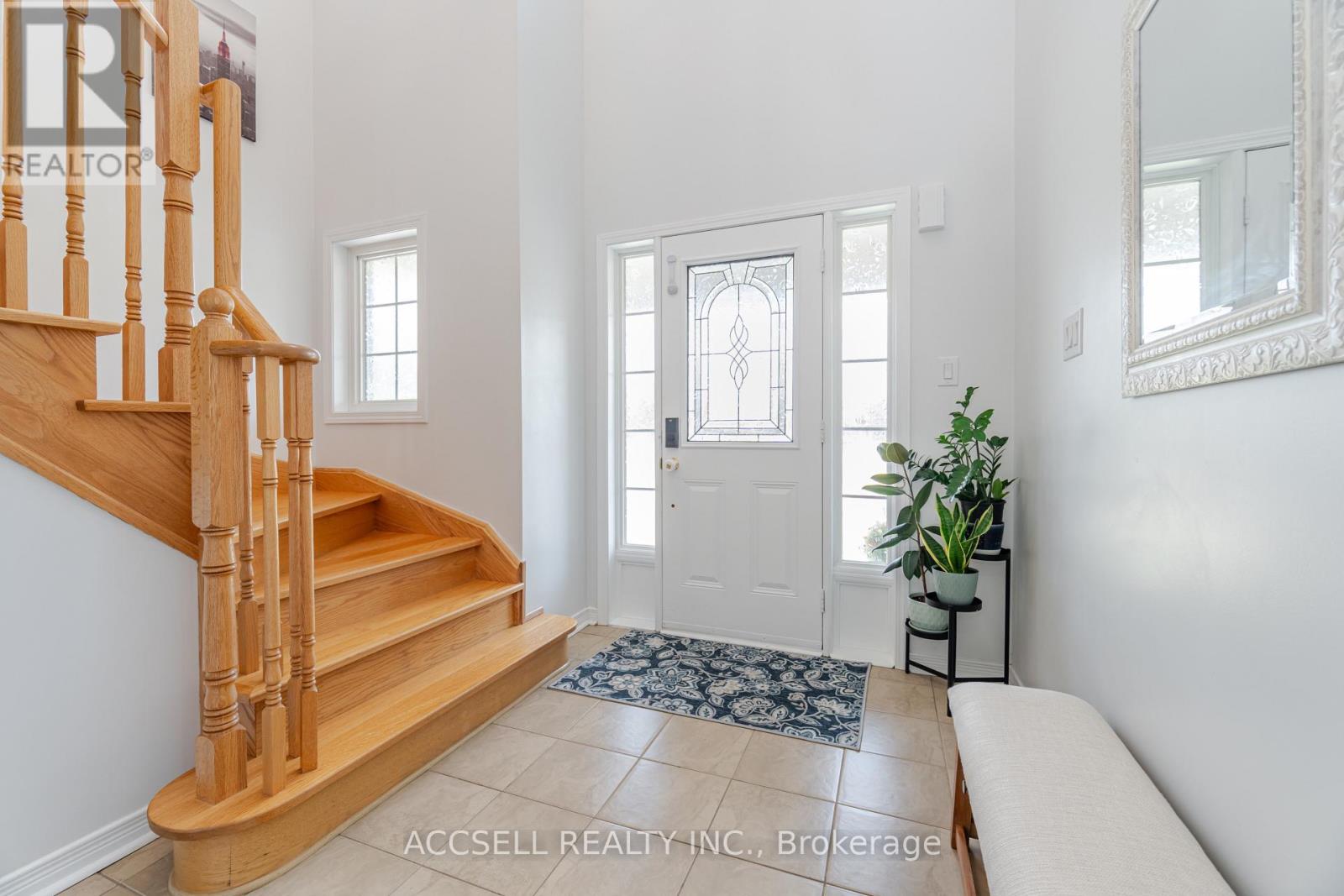 79 Lobb Court, Clarington, Ontario  L1C 0K4 - Photo 4 - E13047554