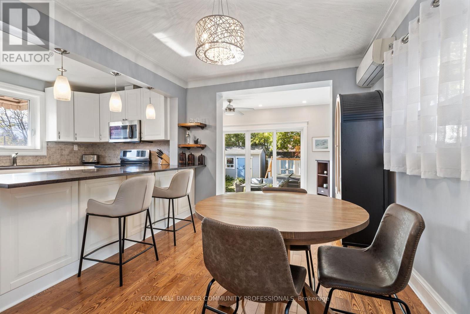 2 Lankin Boulevard, Toronto, Ontario  M4J 4W8 - Photo 16 - E13047640