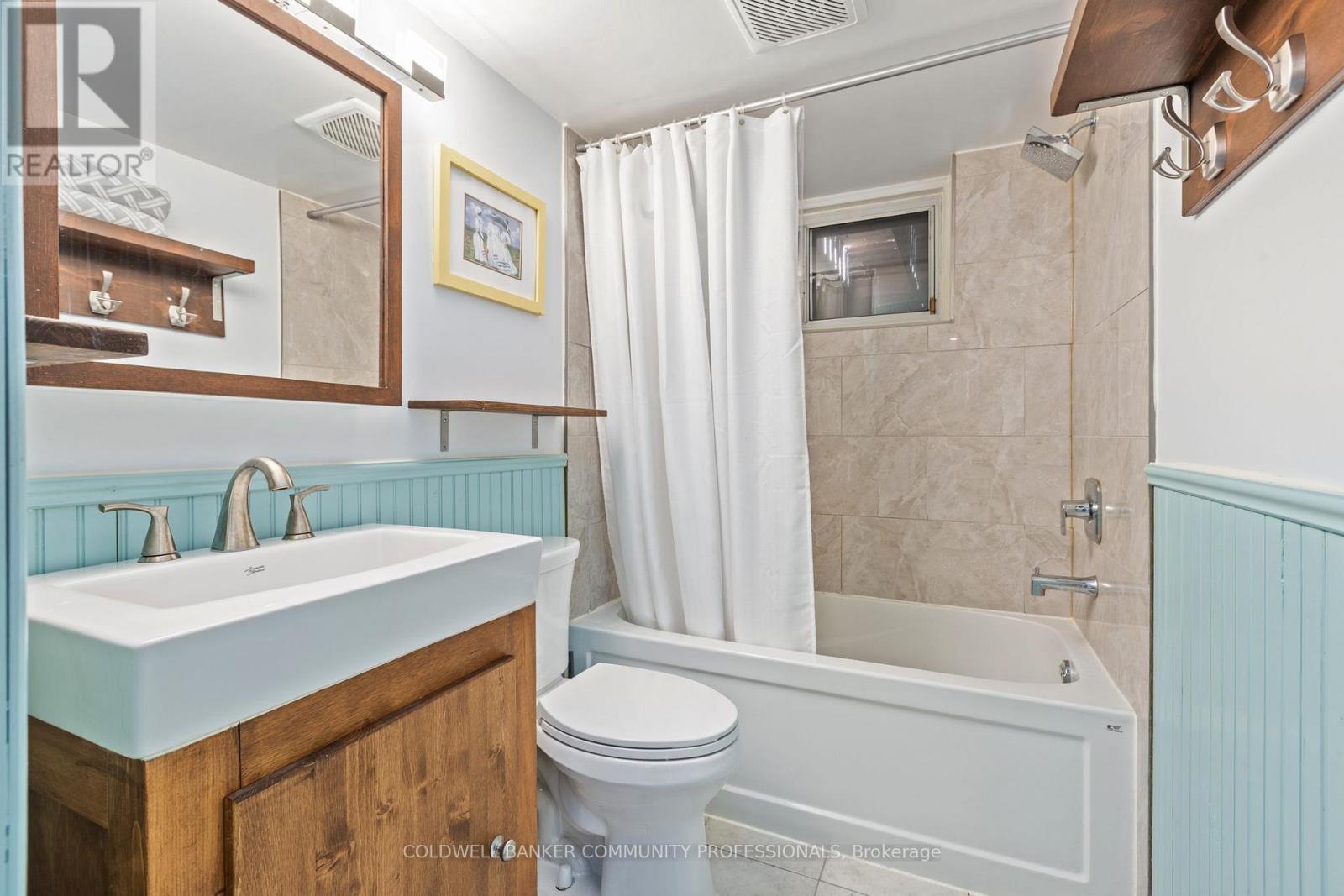 2 Lankin Boulevard, Toronto, Ontario  M4J 4W8 - Photo 38 - E13047640