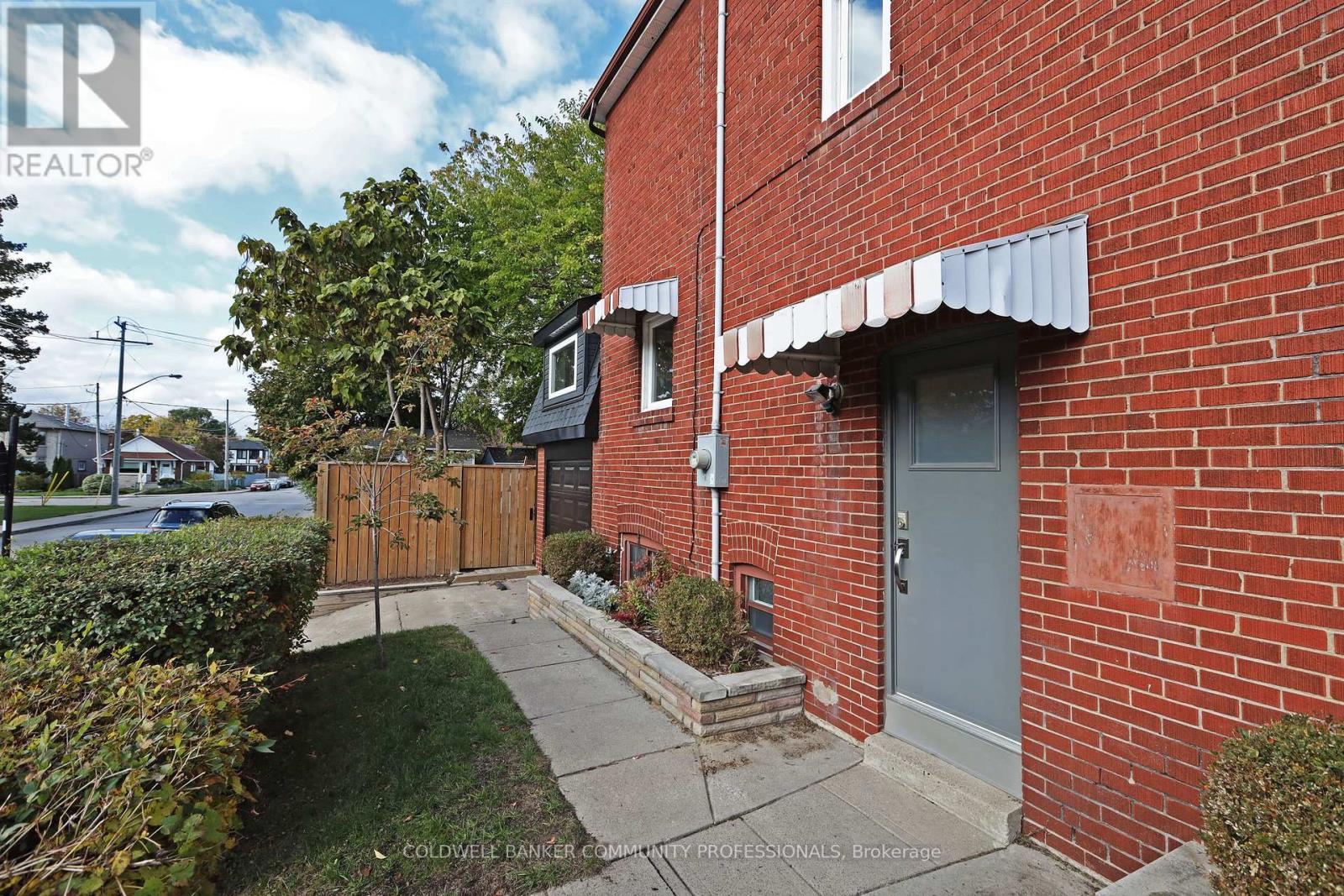 2 Lankin Boulevard, Toronto, Ontario  M4J 4W8 - Photo 39 - E13047640