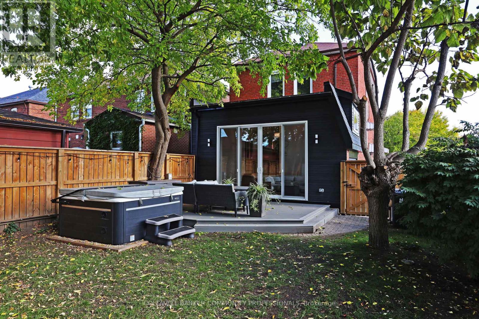 2 Lankin Boulevard, Toronto, Ontario  M4J 4W8 - Photo 47 - E13047640