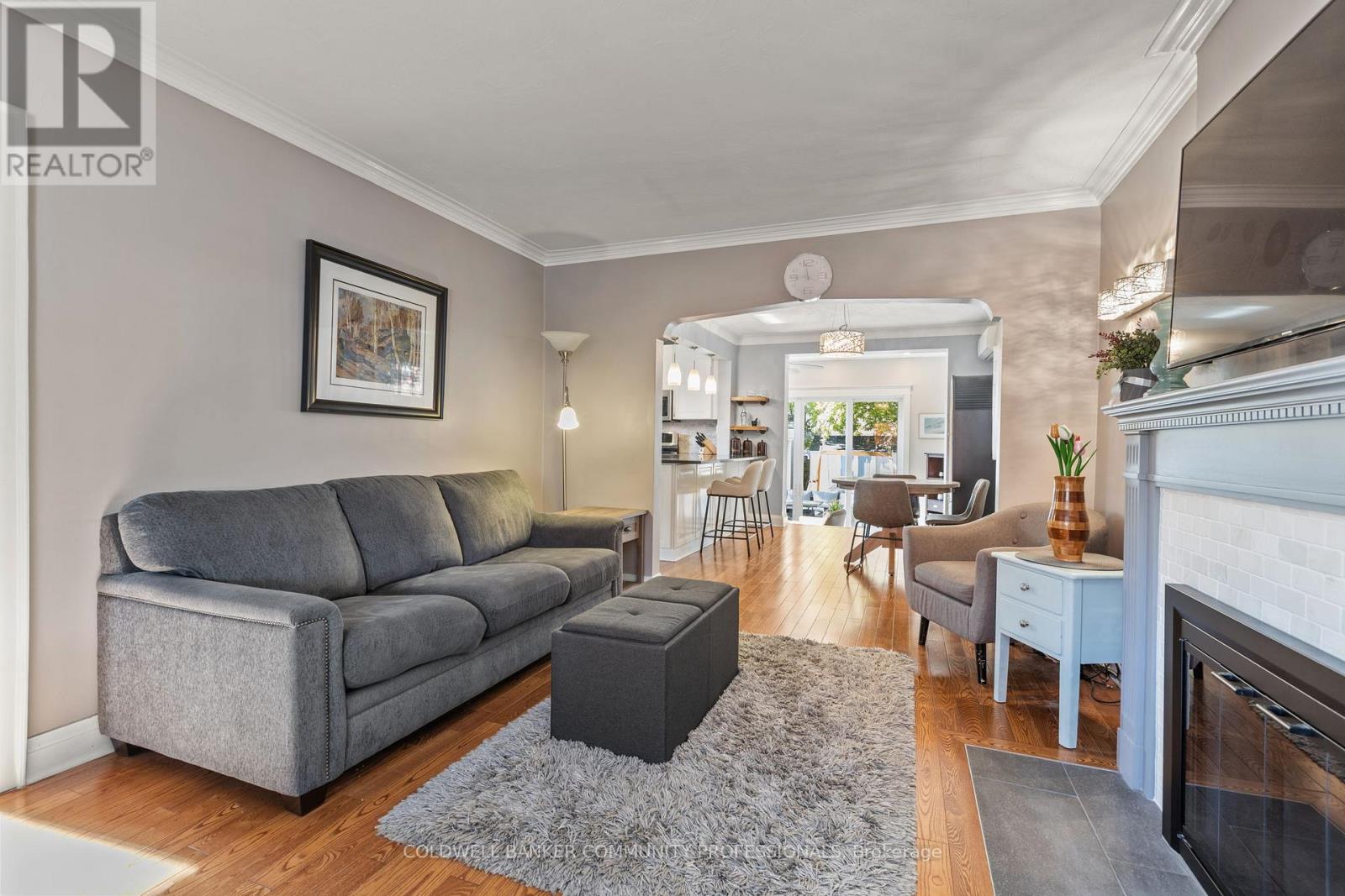 2 Lankin Boulevard, Toronto, Ontario  M4J 4W8 - Photo 8 - E13047640