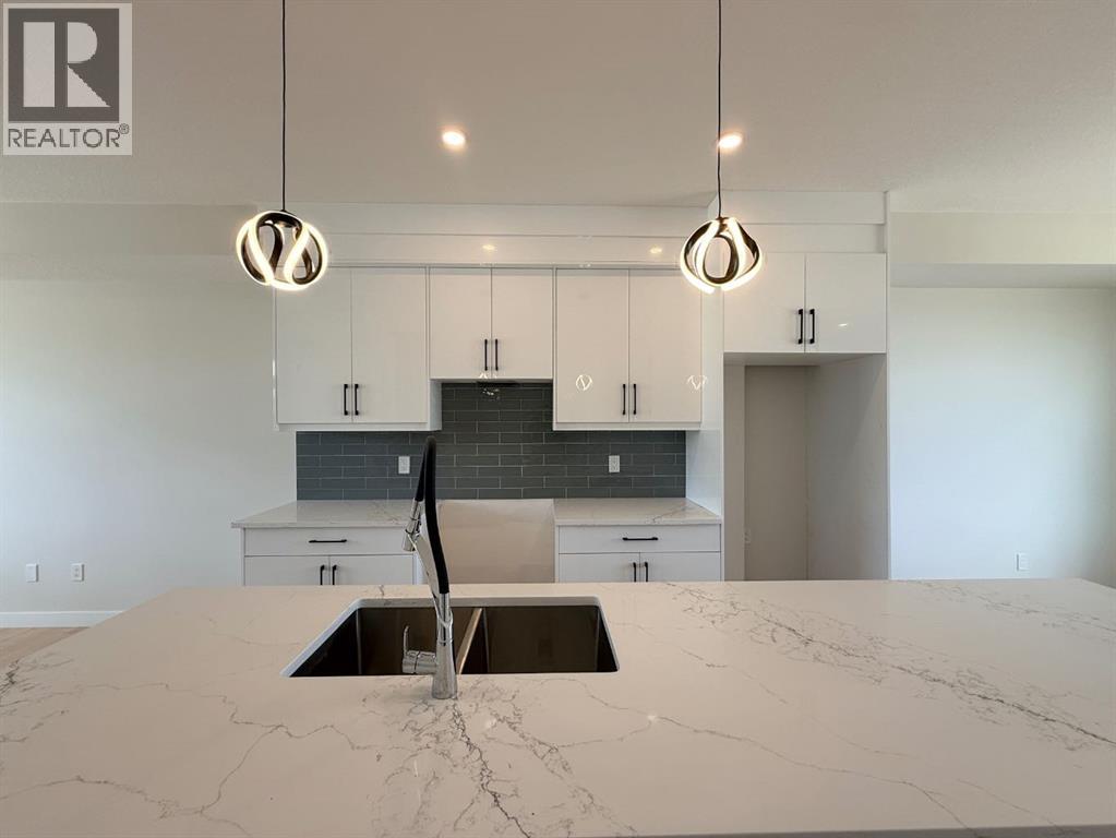 1927 Mccaskill Drive, Crossfield, Alberta  T0M 0C1 - Photo 3 - A2305127