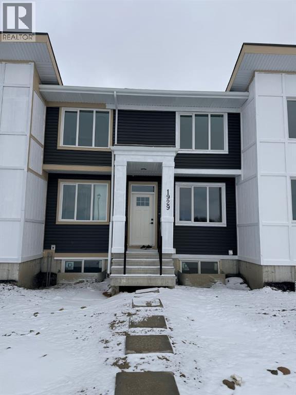 1929 McCaskill Drive, Crossfield, Alberta