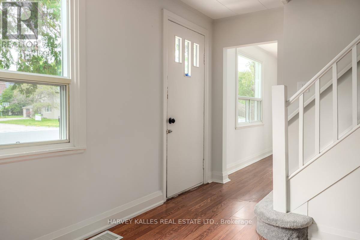 129 Major Mackenzie Drive E, Richmond Hill (Crosby), Ontario  L4C 1H2 - Photo 4 - N13047494