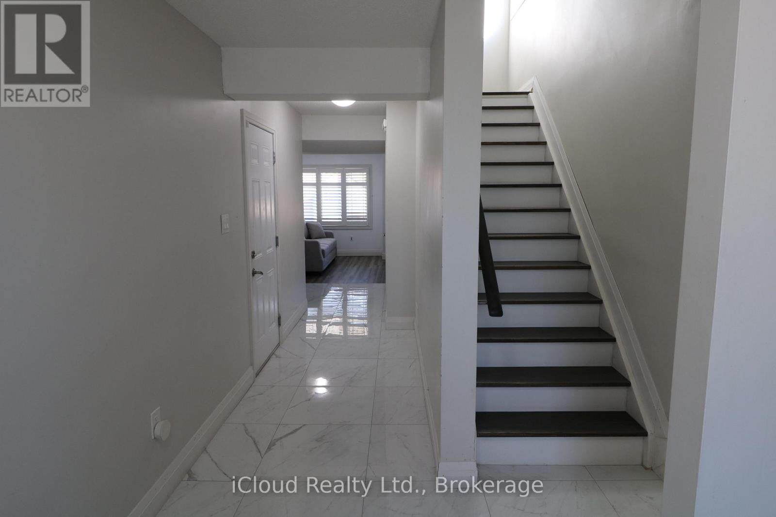 1355 Coleman Crescent, Innisfil, Ontario  L9S 1X5 - Photo 4 - N13047590