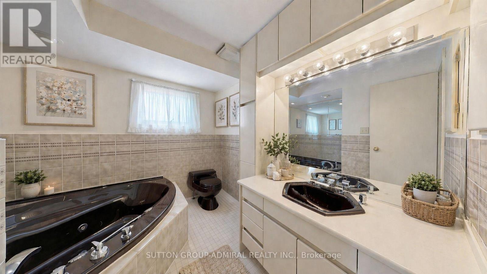 45 Howlett Avenue, Newmarket, Ontario  L3Y 5S6 - Photo 15 - N13047630