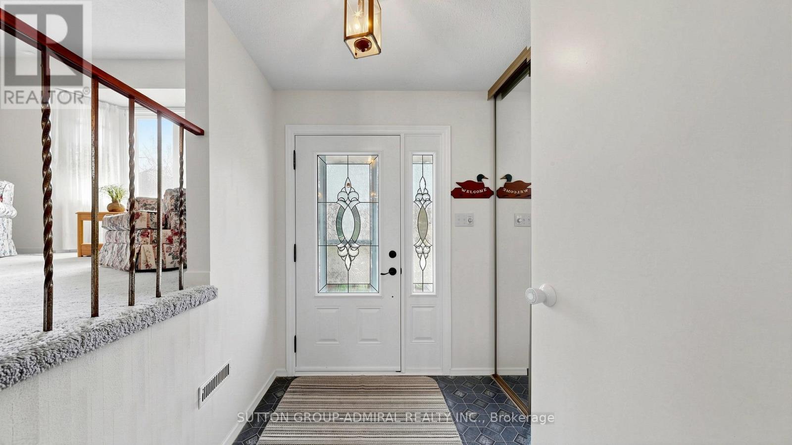 45 Howlett Avenue, Newmarket, Ontario  L3Y 5S6 - Photo 4 - N13047630