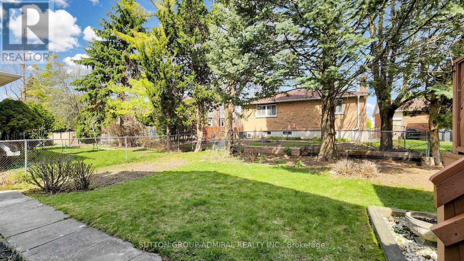 45 Howlett Avenue, Newmarket, Ontario  L3Y 5S6 - Photo 49 - N13047630