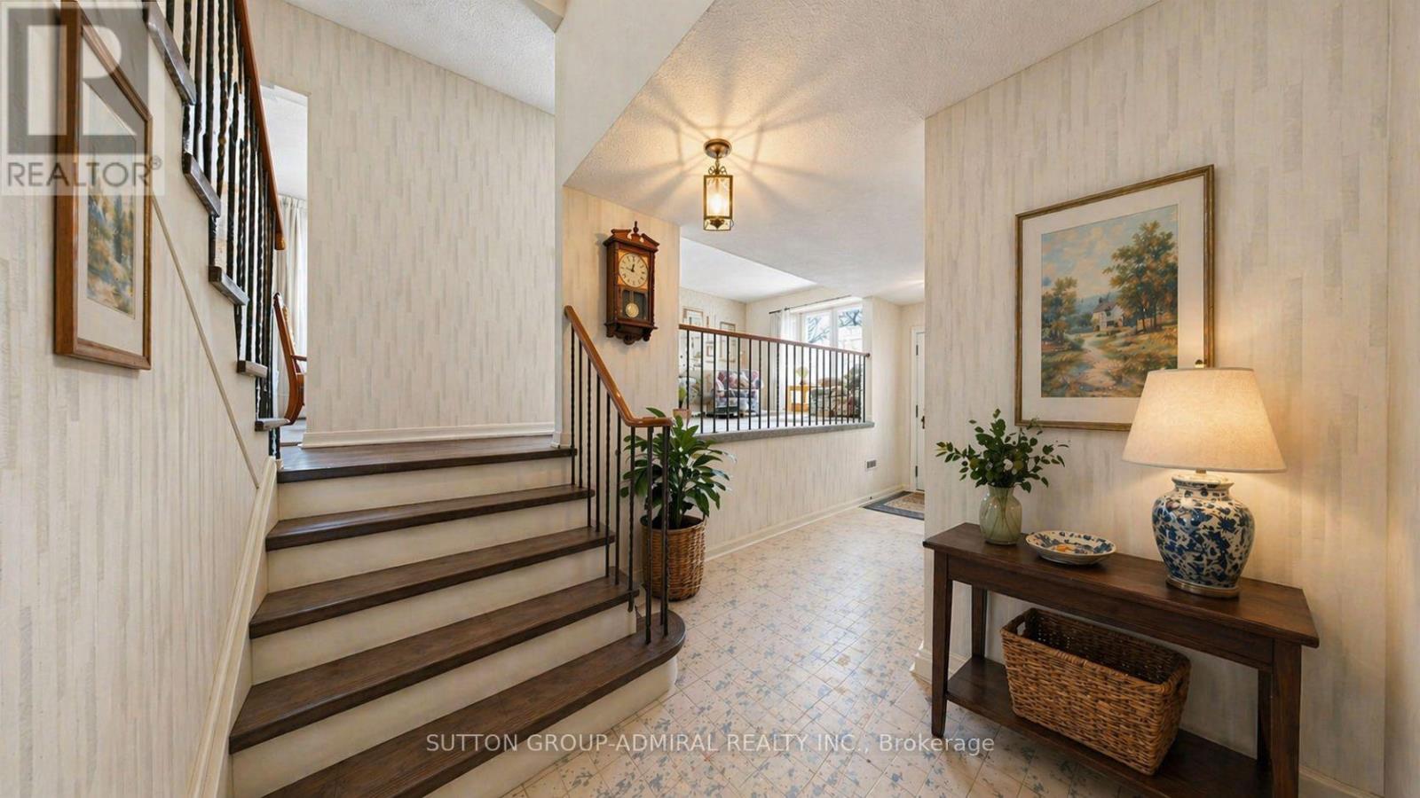 45 Howlett Avenue, Newmarket, Ontario  L3Y 5S6 - Photo 5 - N13047630