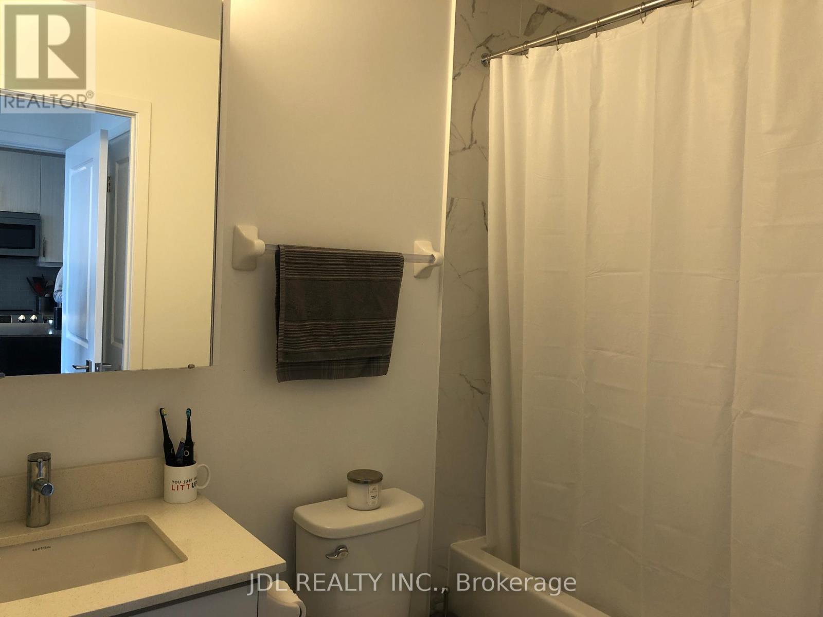 1606 - 75 Oneida Crescent, Richmond Hill (Langstaff), Ontario  L4B 0A6 - Photo 2 - N13047648