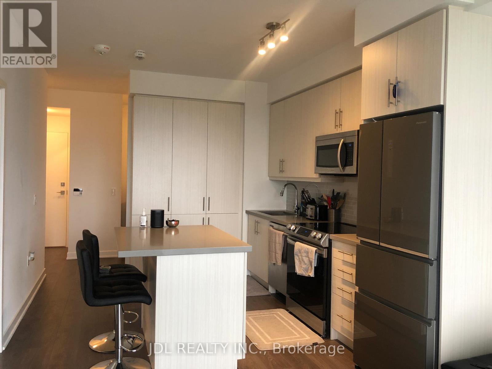 1606 - 75 Oneida Crescent, Richmond Hill (Langstaff), Ontario  L4B 0A6 - Photo 4 - N13047648