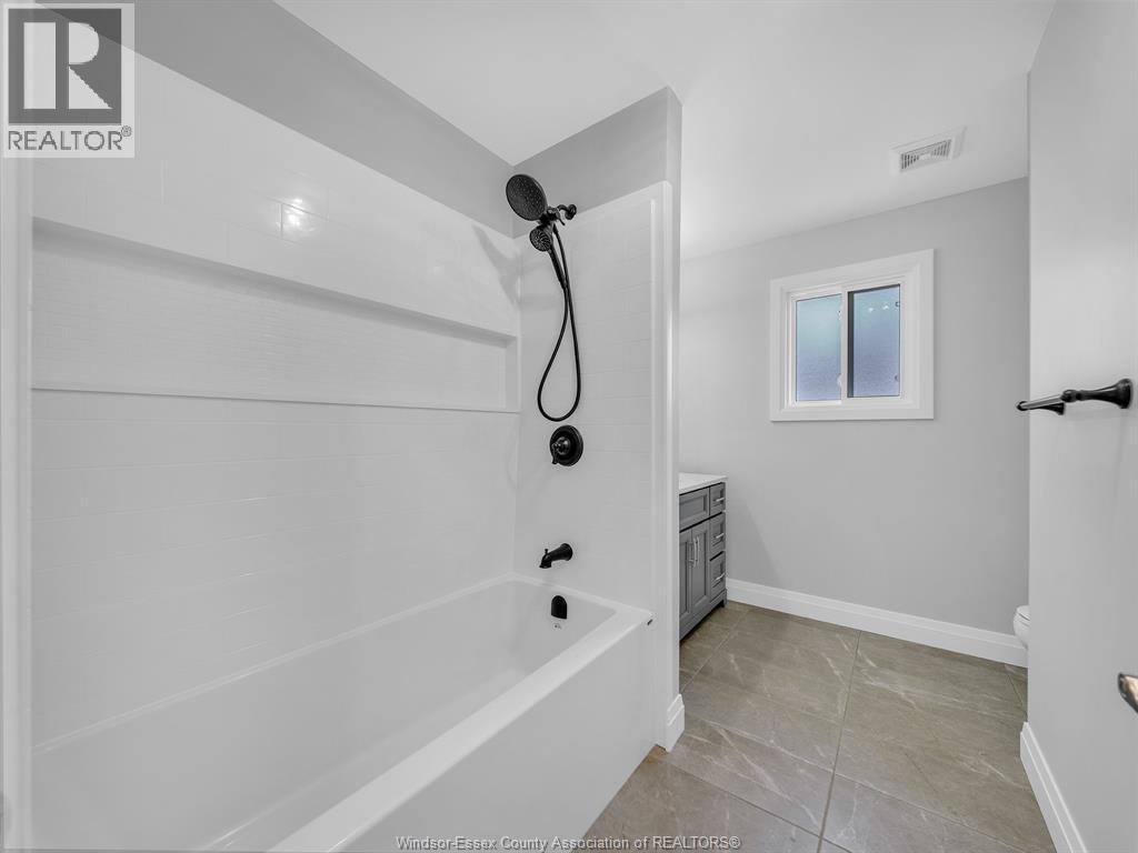 52 Kentucky, Amherstburg, Ontario  N9V 3S5 - Photo 28 - 26009257