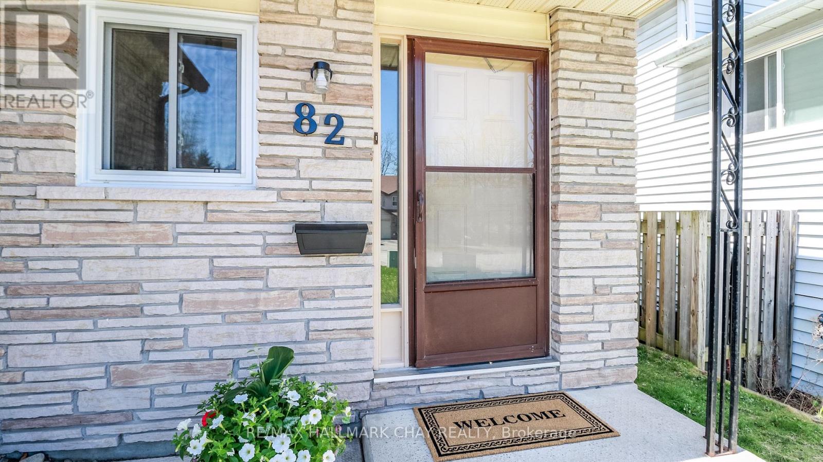 82 Melinda Crescent, Barrie, Ontario  L4N 5G6 - Photo 2 - S13047510