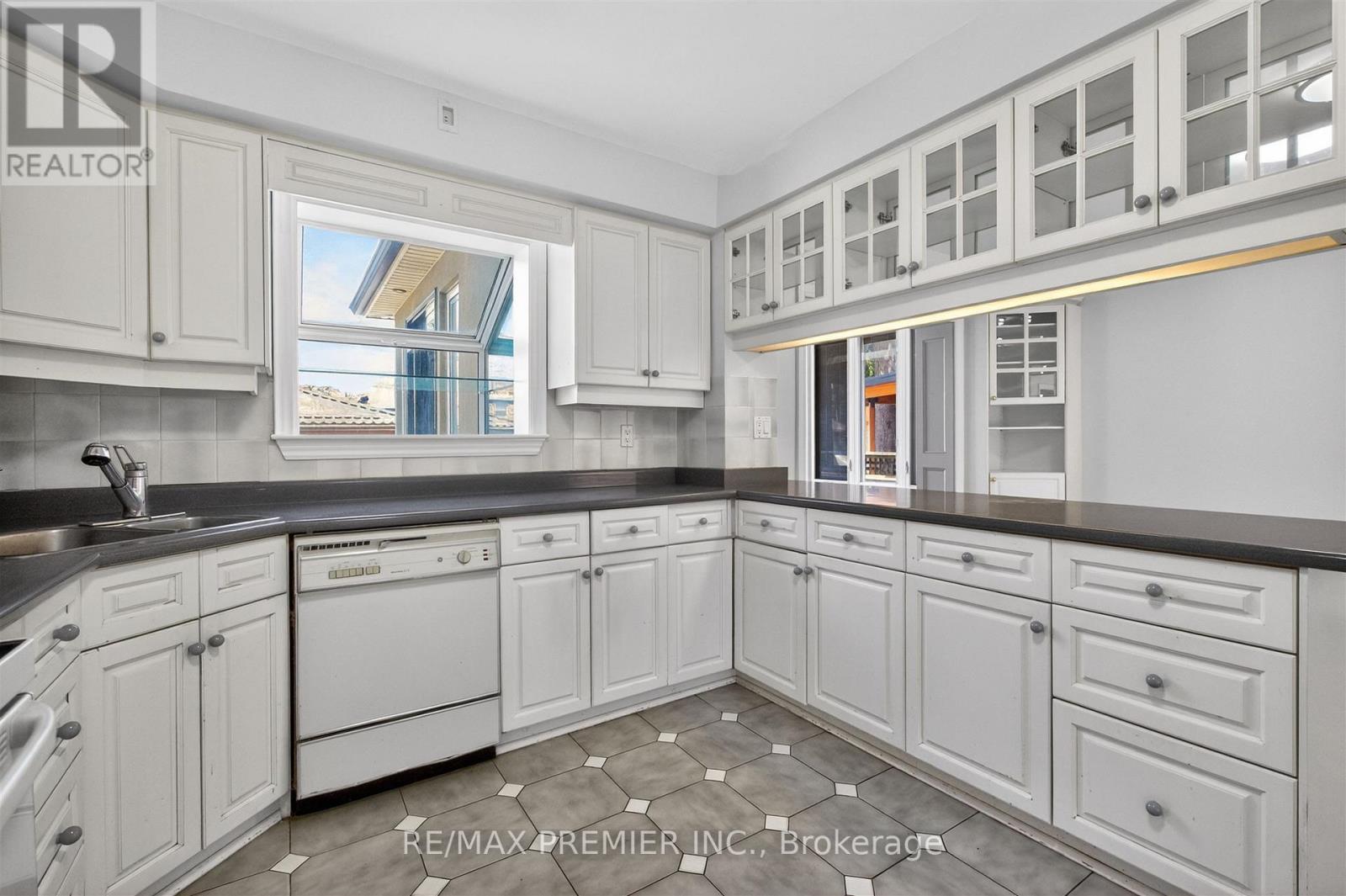 154a William Street, Toronto, Ontario  M9N 2H1 - Photo 16 - W12799494