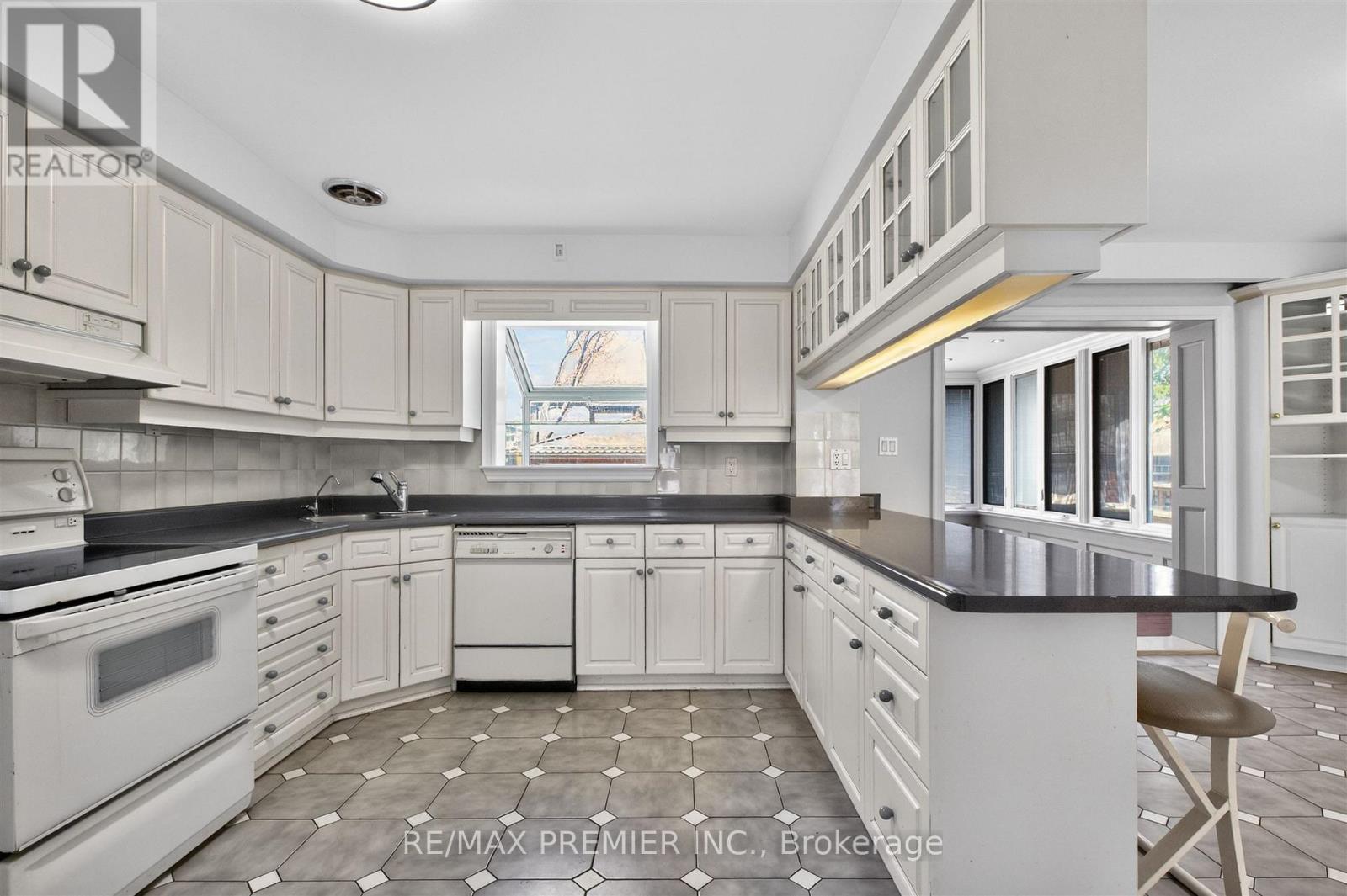 154a William Street, Toronto, Ontario  M9N 2H1 - Photo 14 - W12799494