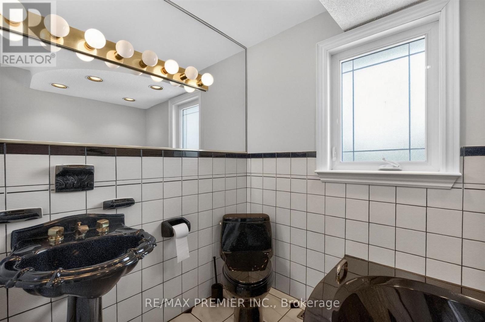 154a William Street, Toronto, Ontario  M9N 2H1 - Photo 38 - W12799494