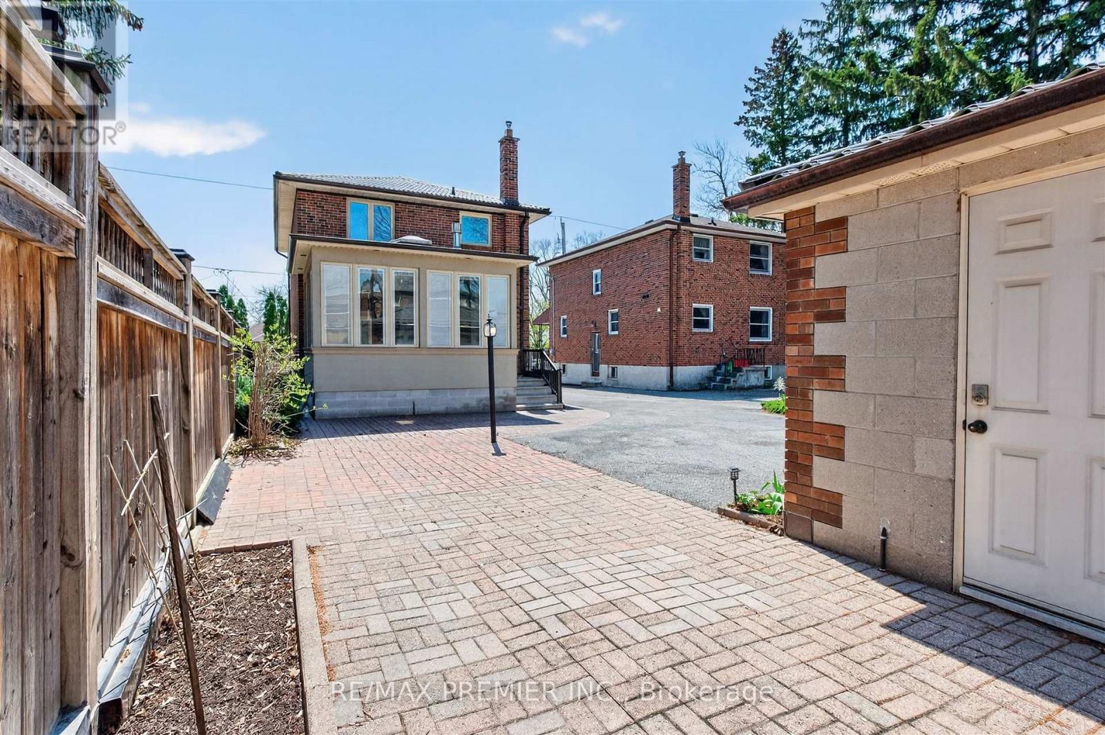 154a William Street, Toronto, Ontario  M9N 2H1 - Photo 46 - W12799494