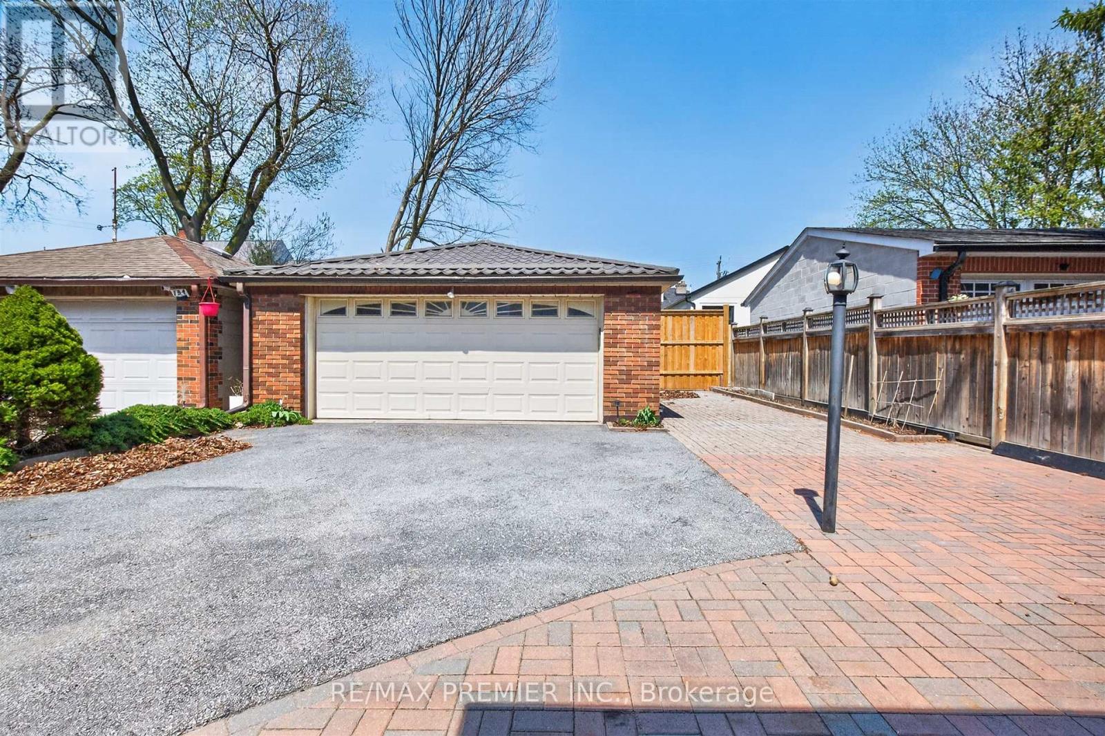 154a William Street, Toronto, Ontario  M9N 2H1 - Photo 47 - W12799494