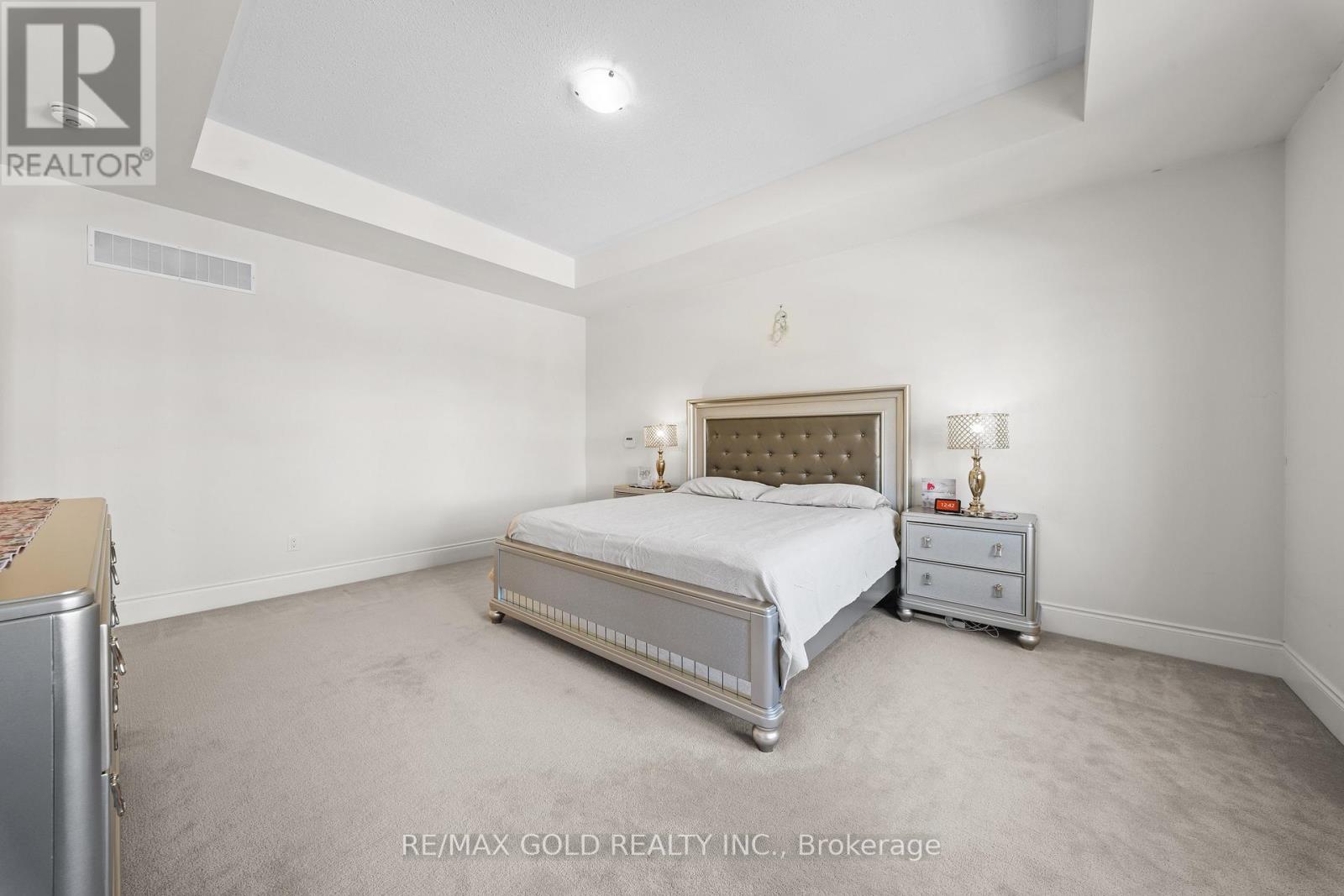 8 Markey Court, Brampton, Ontario  L6P 4L1 - Photo 24 - W12849302