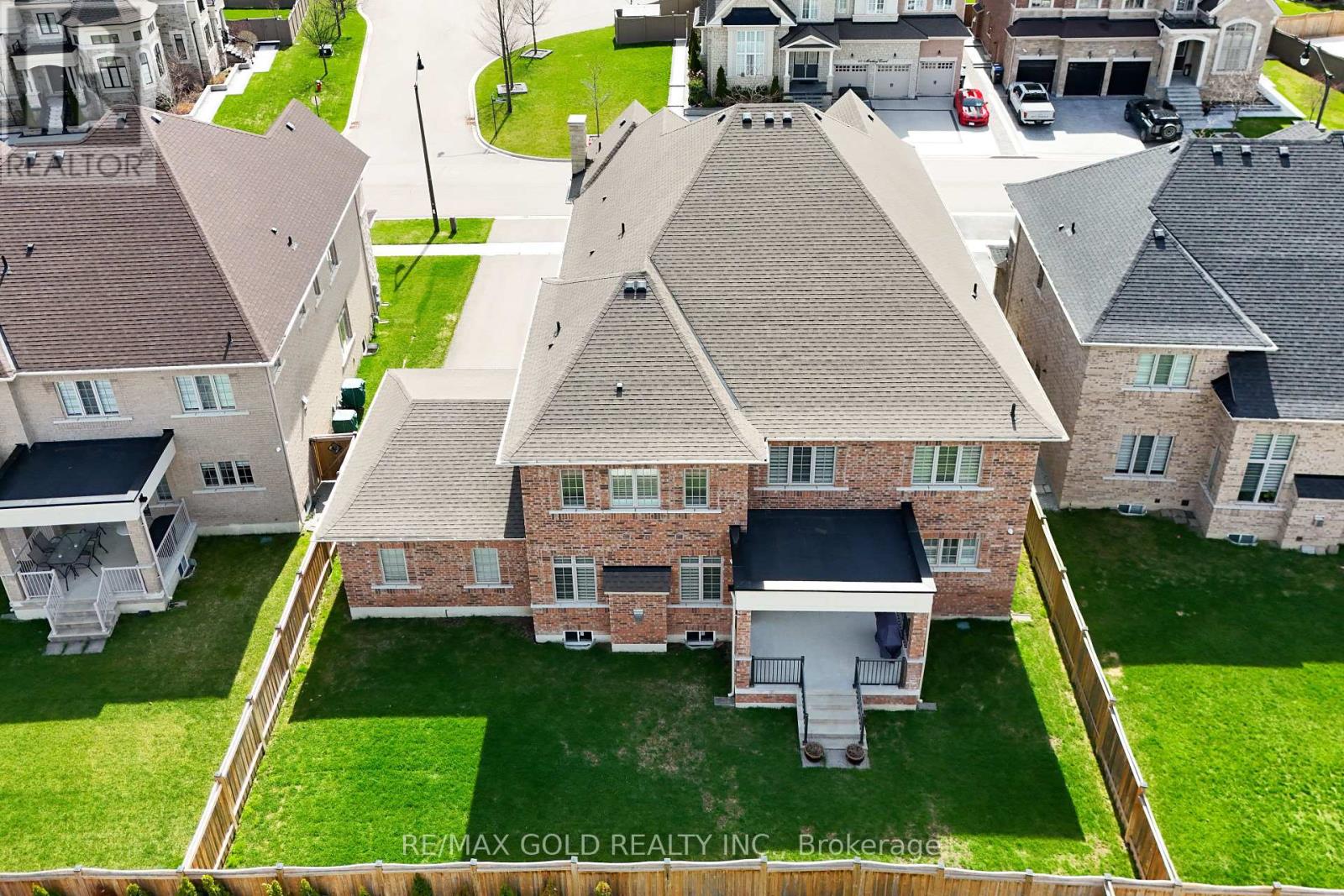 8 Markey Court, Brampton, Ontario  L6P 4L1 - Photo 40 - W12849302