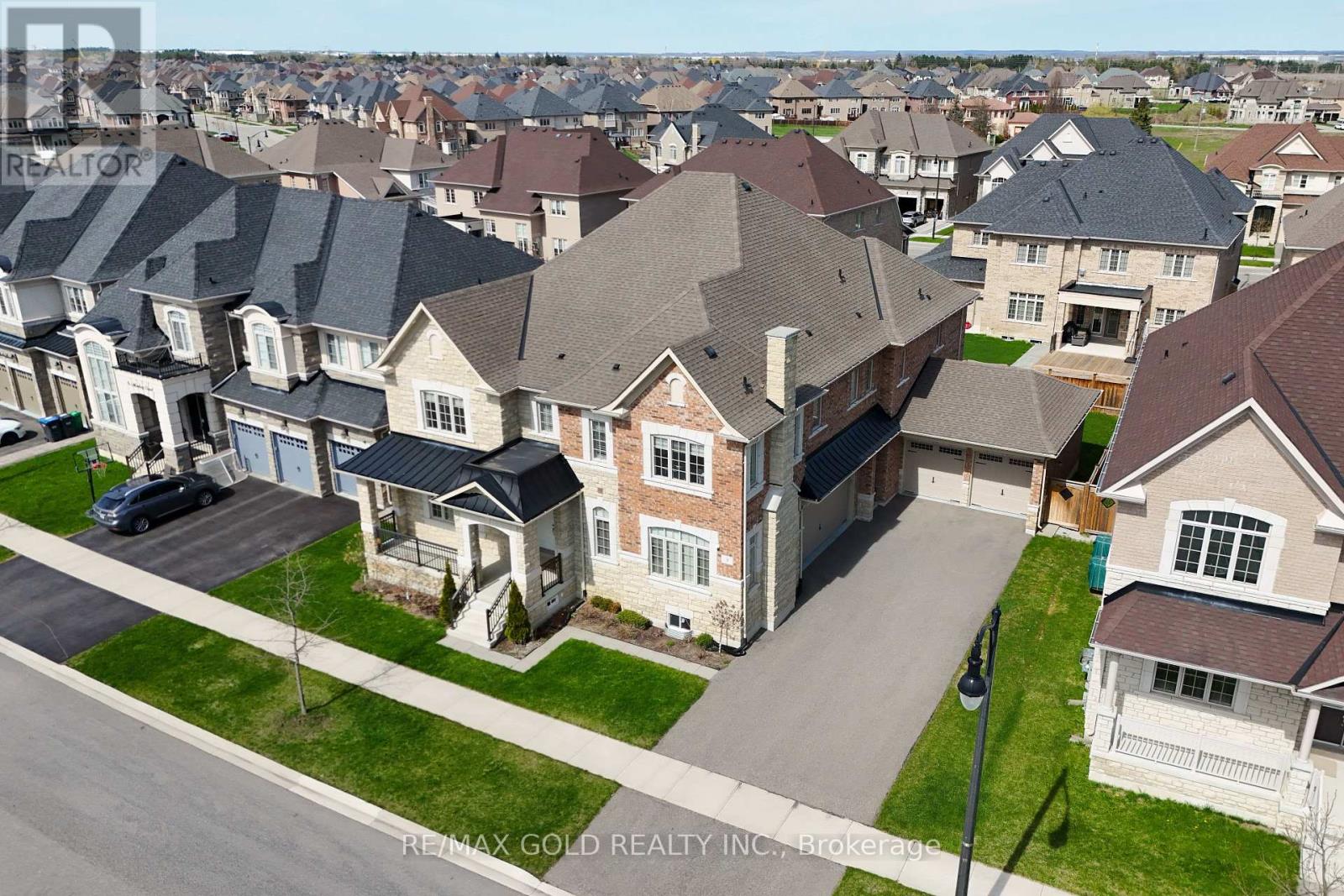 8 Markey Court, Brampton, Ontario  L6P 4L1 - Photo 42 - W12849302