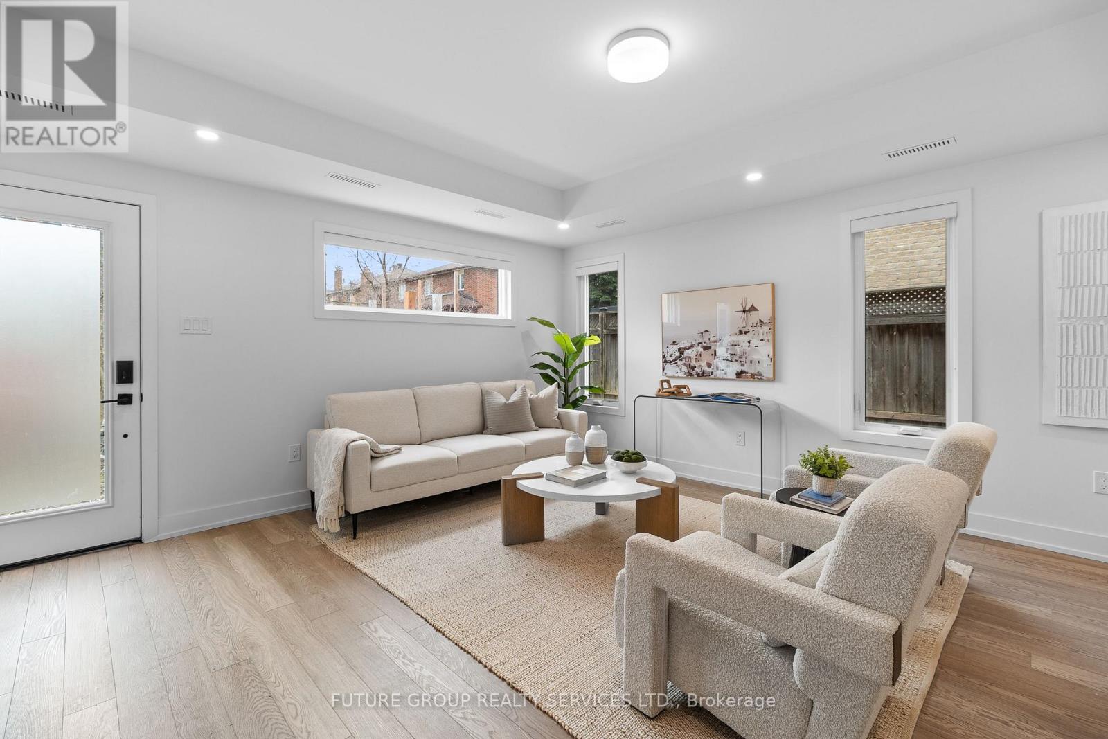 Unit 5 - 34 Poplar Avenue, Toronto, Ontario  M9B 3R4 - Photo 2 - W13027388