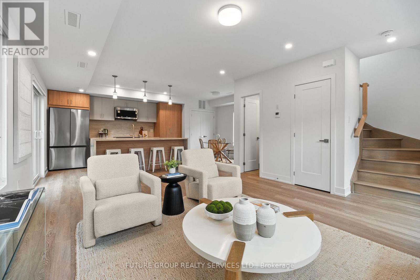 Unit 5 - 34 Poplar Avenue, Toronto, Ontario  M9B 3R4 - Photo 4 - W13027388