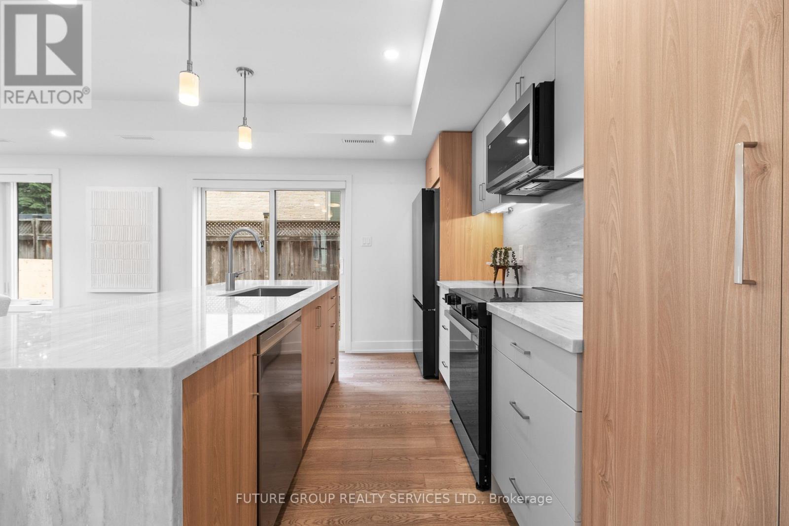 Unit 5 - 34 Poplar Avenue, Toronto, Ontario  M9B 3R4 - Photo 8 - W13027388